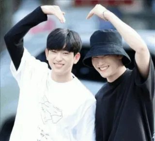 ❤ persahabatan, hati, Korea, pria, tersenyum, topi telegram sticker
