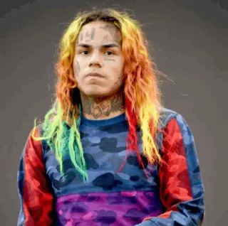 🧑‍🎤 Tekashi 6ix9ine rappeur, Tekashi 6ix9ine, musique, cheveux arc-en-ciel, tatouage telegram sticker