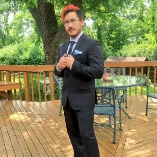😳 Markiplier Markiplier, YouTubeur, Costume, Tenue de soirée, Lunettes, Cheveux roux telegram sticker