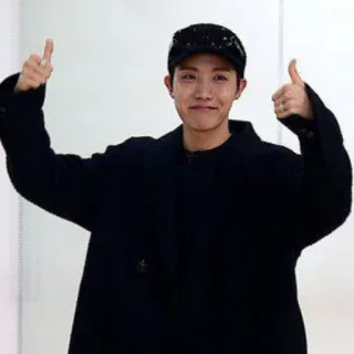 🐚 J-Hope J-Hope, BTS, K-Pop, Cantante, Pollice in su telegram sticker