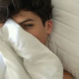 👀 orang, ranjang, potret, mengantuk, wajah, kamar tidur, muda, imut telegram sticker