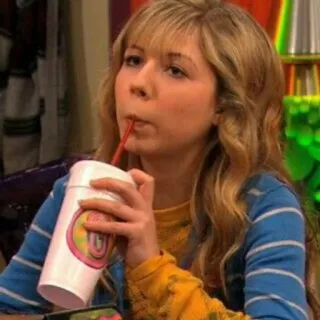 🖤 Sam Puckett iCarly Jennette McCurdy, Sam Puckett, iCarly, Nickelodeon, trinken, Mädchen, Strohhalm whatsapp sticker