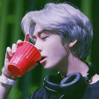 🥂 homme, boire, casque, gobelet rouge, portrait whatsapp sticker