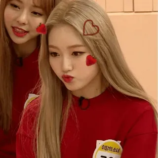 🔮 이달의 소녀 Girl group, Coreano, Rosso, Carino, Fragole, Cuore whatsapp sticker