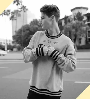 〽️ @clicrf orang, model, sweater, jalan whatsapp sticker