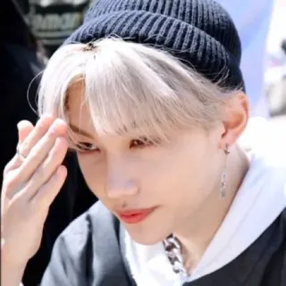 🙈 Felix K-pop, piosenkarz, celebryta, osoba, portret, mężczyzna telegram sticker