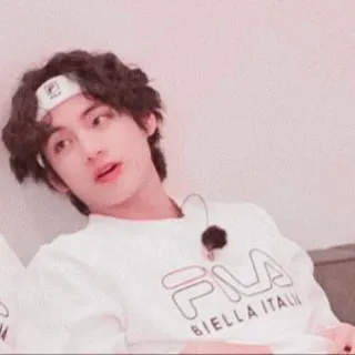 🗼 V V, BTS, Kpop, Pop Coreano, Ídolo Coreano, Cantante telegram sticker