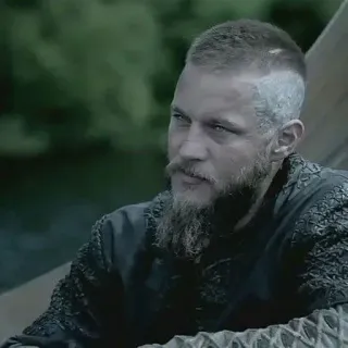 ⚔ Ragnar Lothbrok Vikings Рагнар Лодброк, Викинги, Историческая драма, Сериал, Персонаж, Бородатый мужчина, Скандинавский, Трэвис Фиммел whatsapp sticker