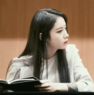 🌚 woman, person, korean, girl, portrait whatsapp sticker