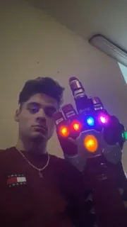 🙄 jari tengah, gestur, menghina, ofensif, sarung tangan thanos, marvel telegram sticker
