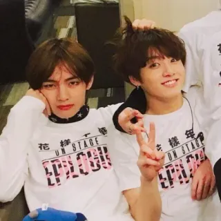 😣 花様年華 ON STAGE EPILOGUE люди, kpop, музыка, группа, дружба, молодежь telegram sticker