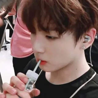 🍼 Jungkook Jungkook, BTS, cantor, kpop, ídolo, bebendo telegram sticker