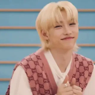 🥰 Felix K-Pop, muzyk, portret, celebryta telegram sticker