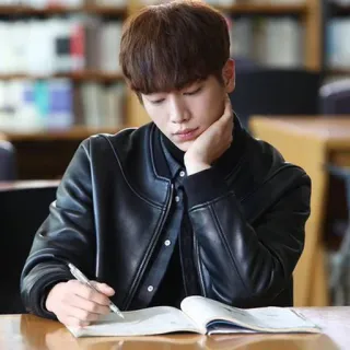 📚 uomo, coreano, studio, giacca di pelle, biblioteca whatsapp sticker