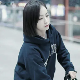 🎐 JING DONG
惊 顶 潮 搭 retrato, mulher, casual, roupa, moletom com capuz telegram sticker