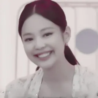 🧄 Jennie kpop, penyanyi, selebriti, wanita, potret, tersenyum telegram sticker