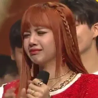 🤧 Lisa K-Pop, pleurs, triste, bouleversé, émotionnel, chanteuse, femme telegram sticker