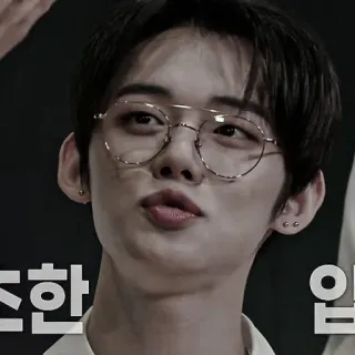 🍗 즈한 koreanisch, gesicht, person, brille telegram sticker