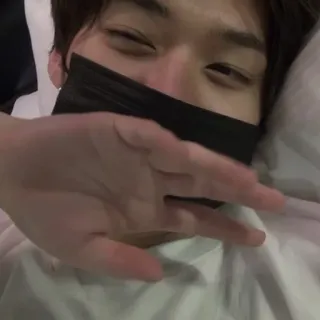 😌 uomo, faccia, maschera, interno, persona, umano telegram sticker