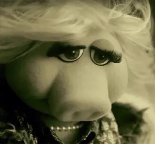 😔 Miss Piggy muppets, maiale, burattino, diva telegram sticker