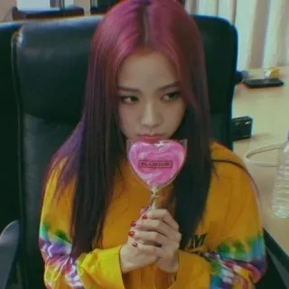 🦋 Jisoo BLACKPINK kpop, idol, piosenkarz, lizak, różowy telegram sticker