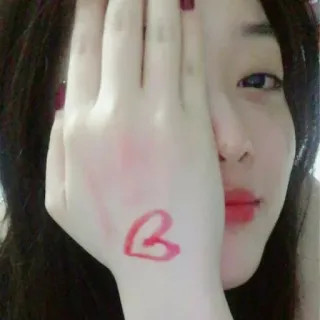 💘 Селфи, Женщина, Рука, Лицо, Красота, Сердце, Макияж telegram sticker