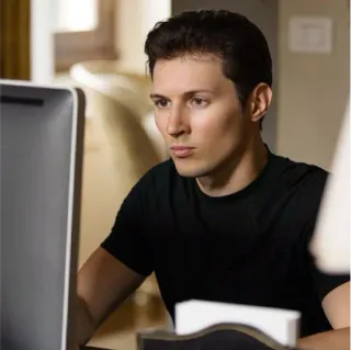 ✈️ man, computer, desk, indoor, person, portrait telegram sticker