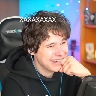😂 XAXAXAXAX 사람, 남자, 웃는, 게이머, 스트리머, 웃음 telegram sticker