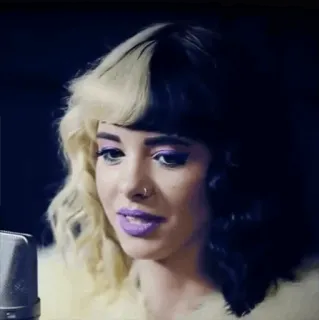 😐 Melanie Martinez sänger, frau, porträt, musik, promi telegram sticker