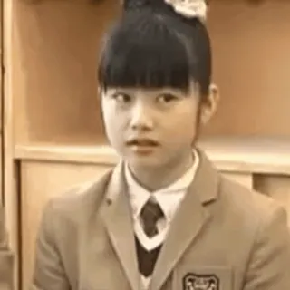 👀 menina, criança, uniforme escolar, retrato, asiática, jovem telegram sticker