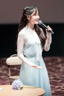 ❄️ femme, robe, microphone, personne, célébrité, chanteuse, coréen telegram sticker