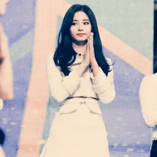 🎠 donna, kpop, celebrità, twice, tzuyu, asiatica, cantante telegram sticker