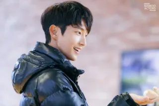 😃 NAMOO ACTORS acteur, coréen, homme, sourire whatsapp sticker