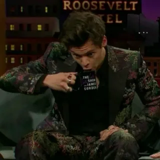 🥀 James Corden The Late Late Show with James Corden THE LATE SHOW JAMES CORDEN programa de televisión, late night show, talk show, programa de comedia, James Corden, The Late Late Show telegram sticker