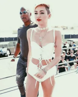 🕸 Miley Cyrus знаменитость, певица, женщина, мода, выступление, музыка, развлечения telegram sticker