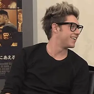 🌙 Niall Horan Niall Horan, Sänger, Promi, Brille, Lächeln telegram sticker