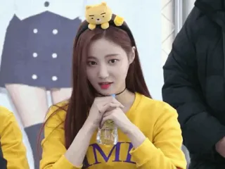 🥂 KAMI żółty, kobieta, opaska, napój, koreański, kami whatsapp sticker