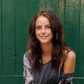 🎣 Kaya Scodelario 女人, 女演员, 肖像, 黑发, 微笑, 人 whatsapp sticker