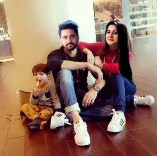 😍 familia, gente, grupo, retrato, interior telegram sticker