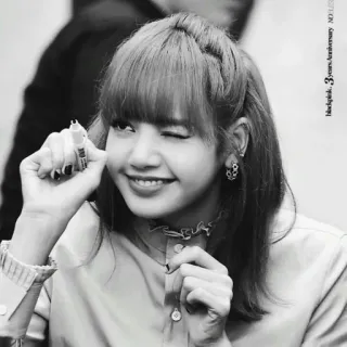 🖤 Lisa kpop, idol, blackpink, ca sĩ, phụ nữ, nháy mắt, thời trang telegram sticker