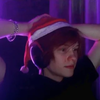 ❄️ weihnachten, weihnachtsmütze, teenager, junge, kopfhörer telegram sticker