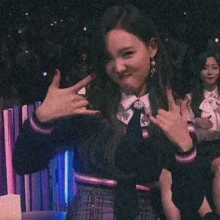 🥺 kpop, idol, girl, cute, wink, pose telegram sticker