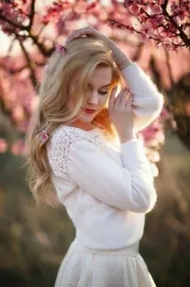 🎶 femme, blonde, fleurs, beauté, printemps, portrait telegram sticker