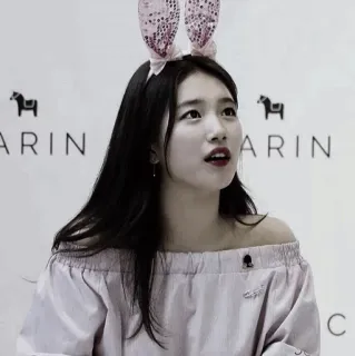 🌫 ARIN wanita, telinga kelinci, potret, korea, selebriti telegram sticker