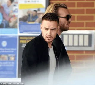 🥀 Liam Payne celebridad, cantante, one direction, liam payne, hombre, gafas de sol telegram sticker