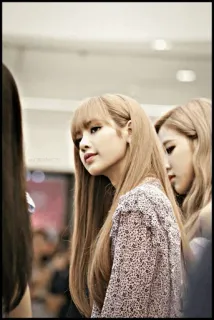 🐠 Lisa kpop, cantor, moda, retrato, bonita, mulher, celebridade whatsapp sticker