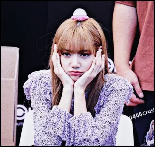 🦋 Lisa 4444Crush! mulher, K-pop, cantora, celebridade, menina, fofa, linda, Lisa Blackpink whatsapp sticker