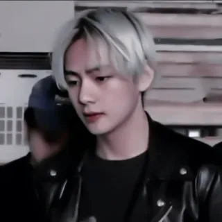 🪡 V kpop, bts, v, idol, cantor, música, retrato, moda telegram sticker