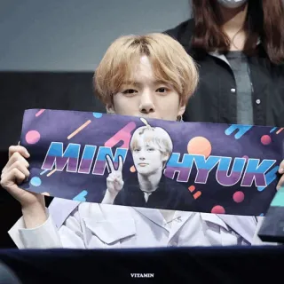 🥂 MIN HYUK Min Hyuk, K-Pop, Idol Coreano, Fanart whatsapp sticker