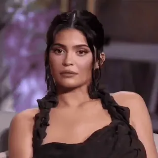 ▪️ Kylie Jenner pessoa, celebridade, mulher, morena, maquiagem telegram sticker
